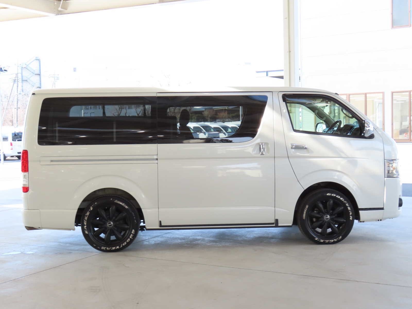 キャンピングカー バンコン ﾊｲｴｰｽ MRT ﾍﾞｯﾄﾞｷｯﾄ 4WD