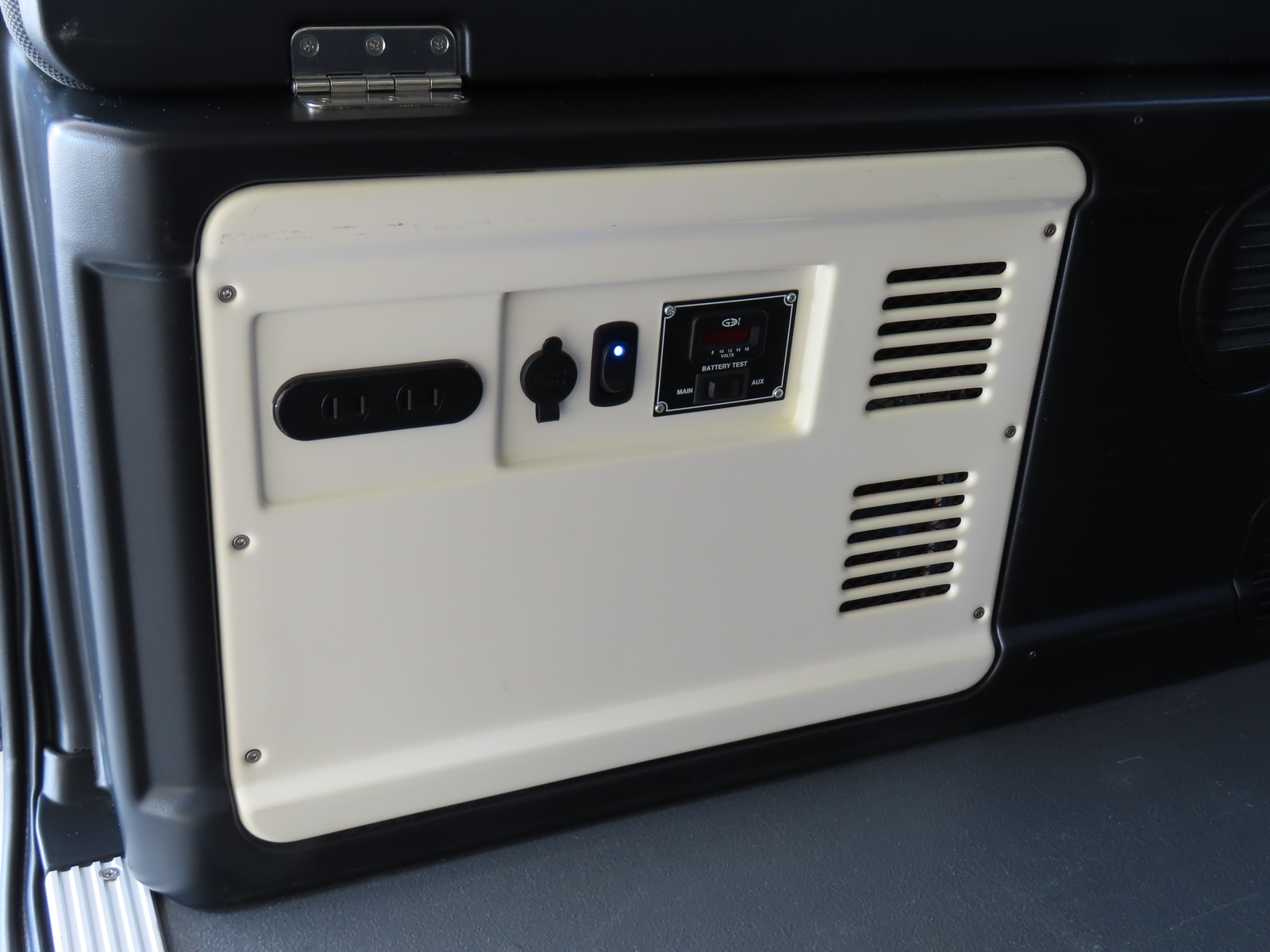 キャンピングカー バンコン ﾊｲｴｰｽ MRT ﾍﾞｯﾄﾞｷｯﾄ 4WD