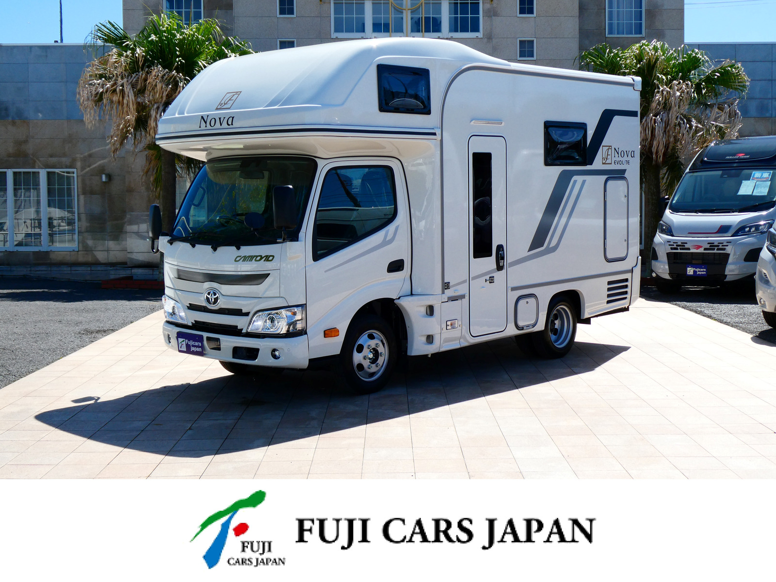 キャブコン 【展示車】フジカーズジャパン　Nova　タイプW　エボライト