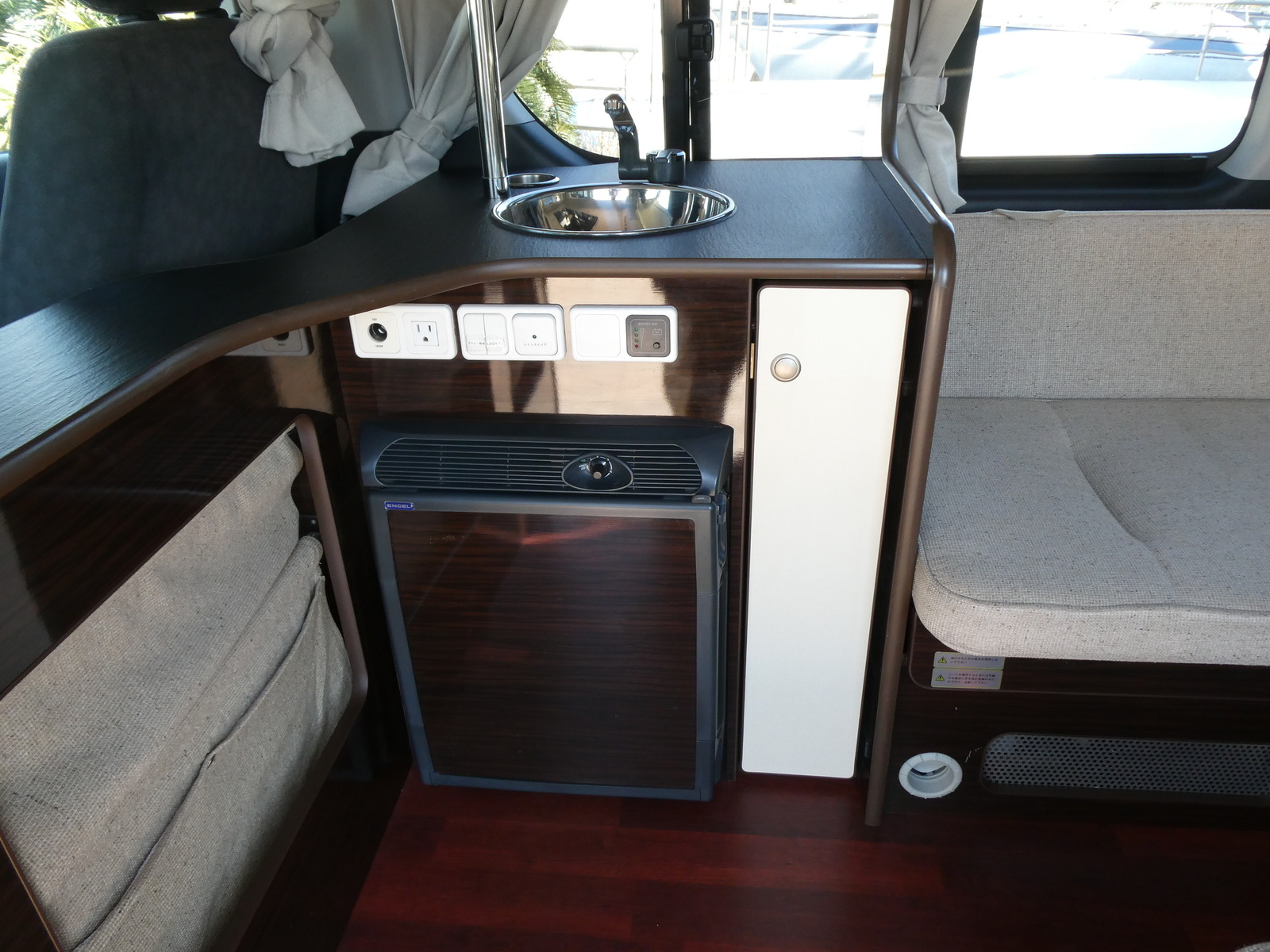 キャンピングカー バンコン ｱﾈｯｸｽ　ﾘｺﾙｿ　DC冷蔵庫　外部電源