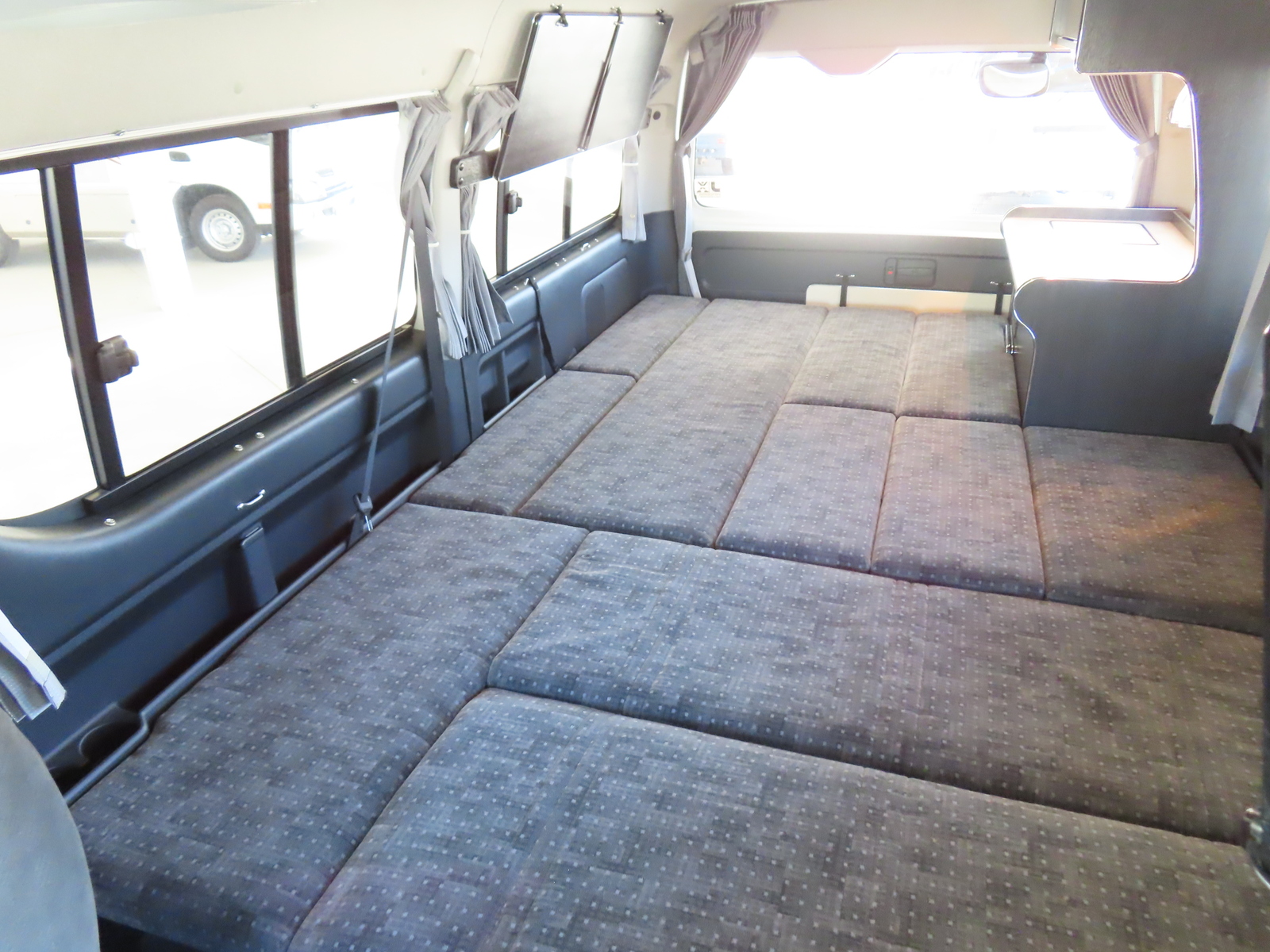 キャンピングカー バンコン ﾊｲｴｰｽ ﾘﾝｴｲ ﾊﾞｶﾝﾁｪｽ 4WD