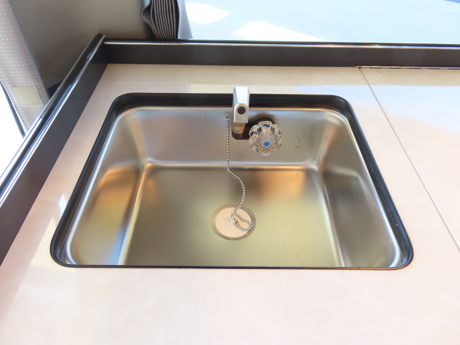 キャンピングカー バンコン ﾊｲｴｰｽ ﾘﾝｴｲ ﾊﾞｶﾝﾁｪｽ 4WD