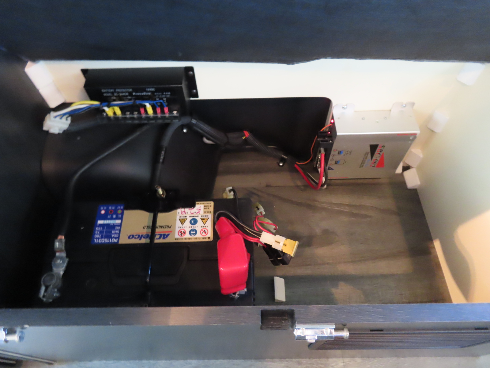 キャンピングカー バンコン ﾊｲｴｰｽ ﾘﾝｴｲ ﾊﾞｶﾝﾁｪｽ 4WD