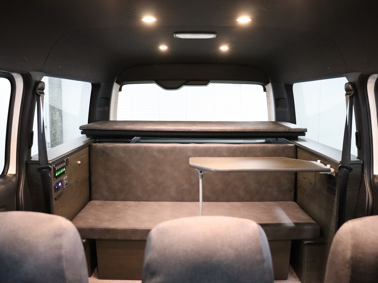 キャンピングカー バンコン ﾊｲｴｰｽ ｲﾝﾃﾞｨｱﾝｷｬﾝﾊﾟｰ　ｵﾘｼﾞﾅﾙ　4WD