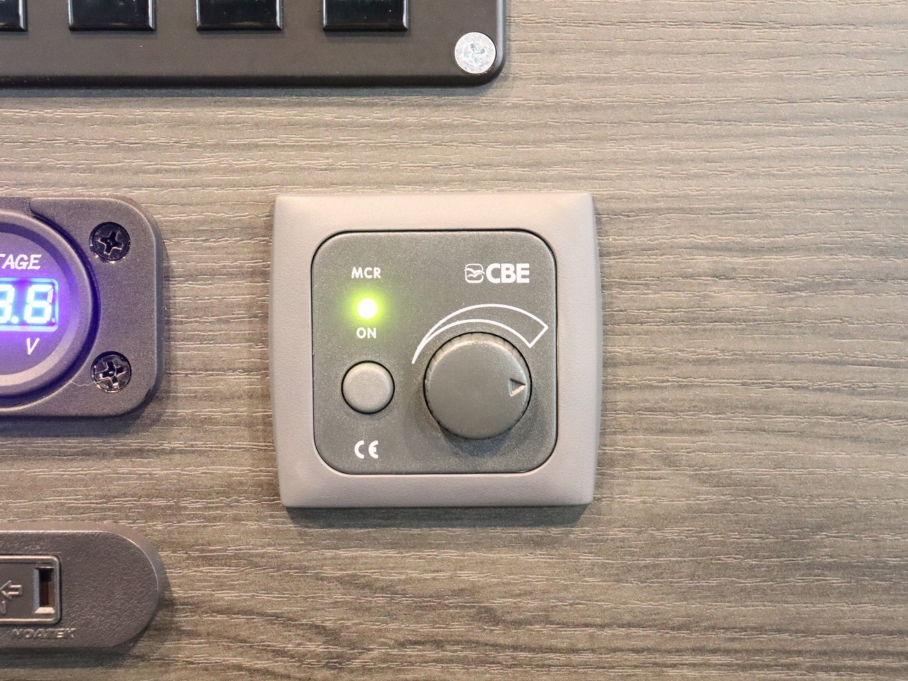 キャンピングカー バンコン ﾊｲｴｰｽ ｲﾝﾃﾞｨｱﾝｷｬﾝﾊﾟｰ　ｵﾘｼﾞﾅﾙ　4WD