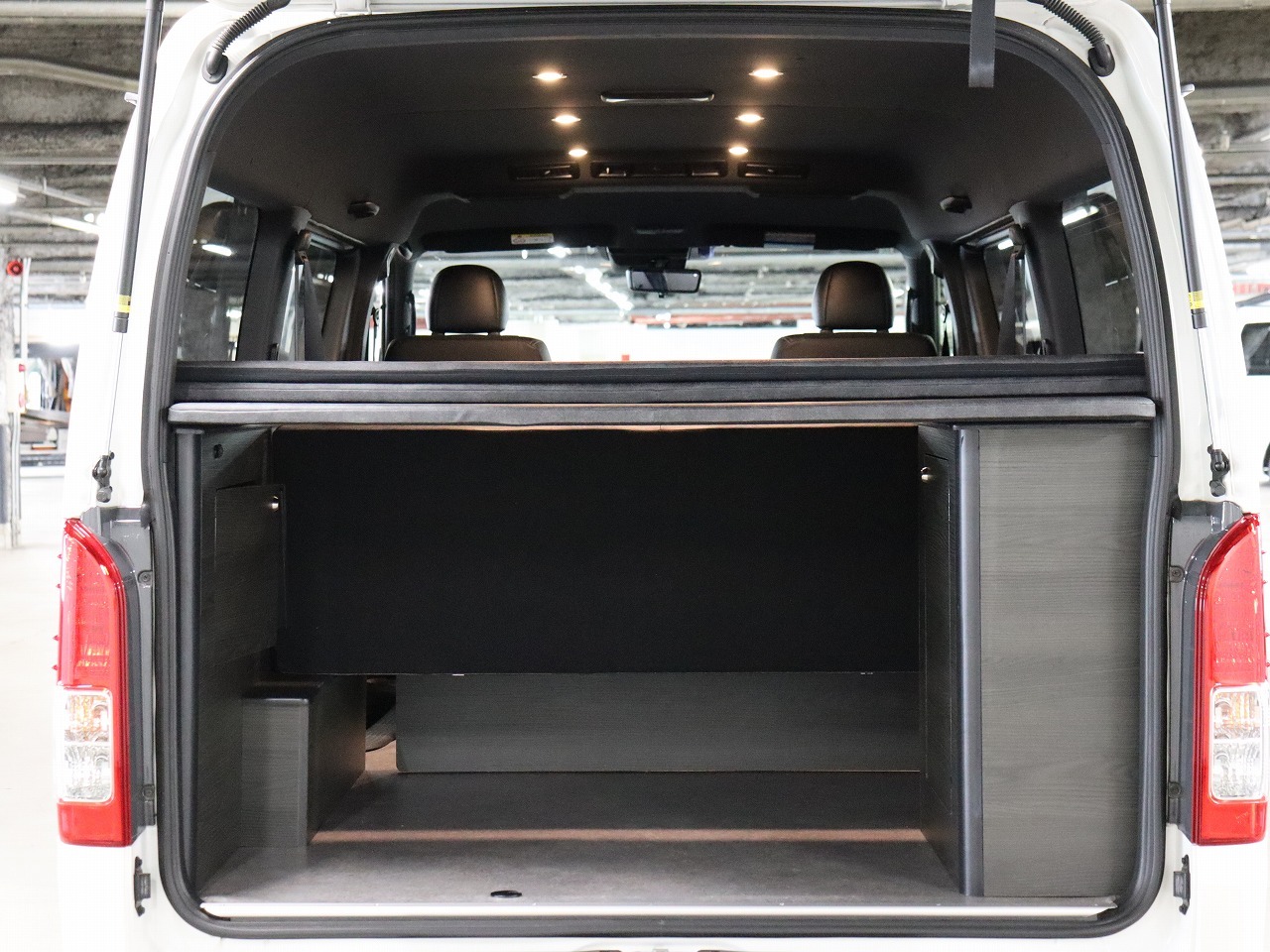 キャンピングカー バンコン ﾊｲｴｰｽ ｲﾝﾃﾞｨｱﾝｷｬﾝﾊﾟｰ　ｵﾘｼﾞﾅﾙ　4WD