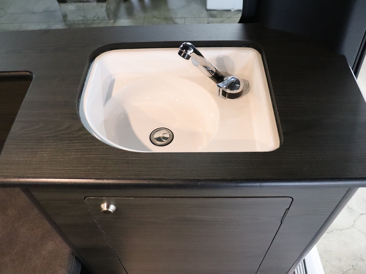 キャンピングカー バンコン ﾊｲｴｰｽ ｲﾝﾃﾞｨｱﾝｷｬﾝﾊﾟｰ　ｵﾘｼﾞﾅﾙ　4WD