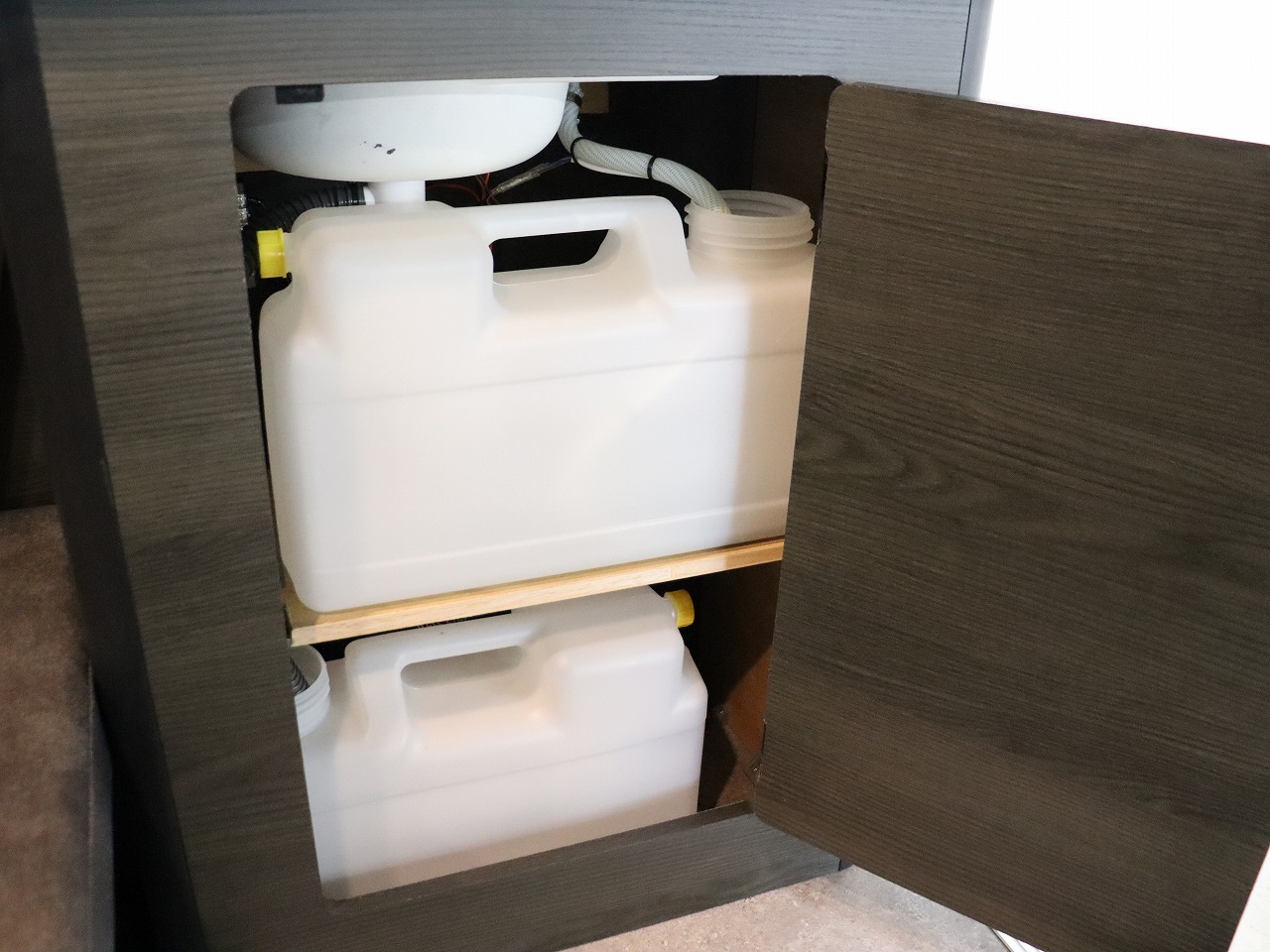 キャンピングカー バンコン ﾊｲｴｰｽ ｲﾝﾃﾞｨｱﾝｷｬﾝﾊﾟｰ　ｵﾘｼﾞﾅﾙ　4WD