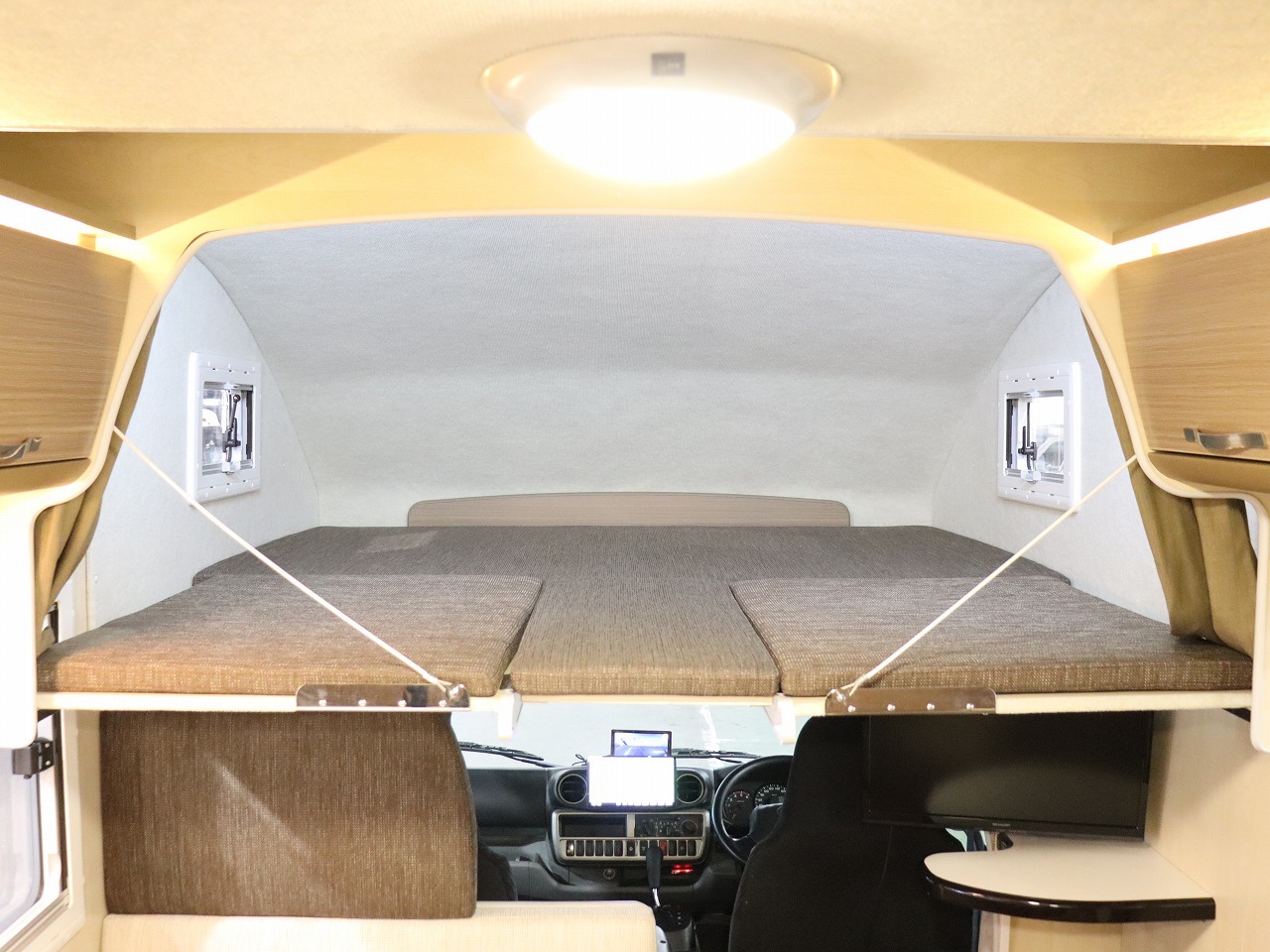 キャンピングカー キャブコン ｶﾑﾛｰﾄﾞ ﾊﾞﾝﾃｯｸ ｺﾙﾄﾞﾘｰﾌﾞｽ 4WD　FF