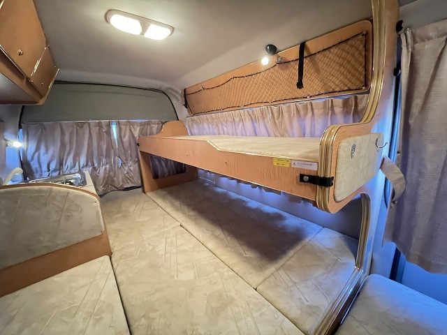 キャンピングカー バンコン ﾊｲｴｰｽ ﾌｧｰｽﾄｶｽﾀﾑ ﾃﾞｨﾚｯﾄ 4WD