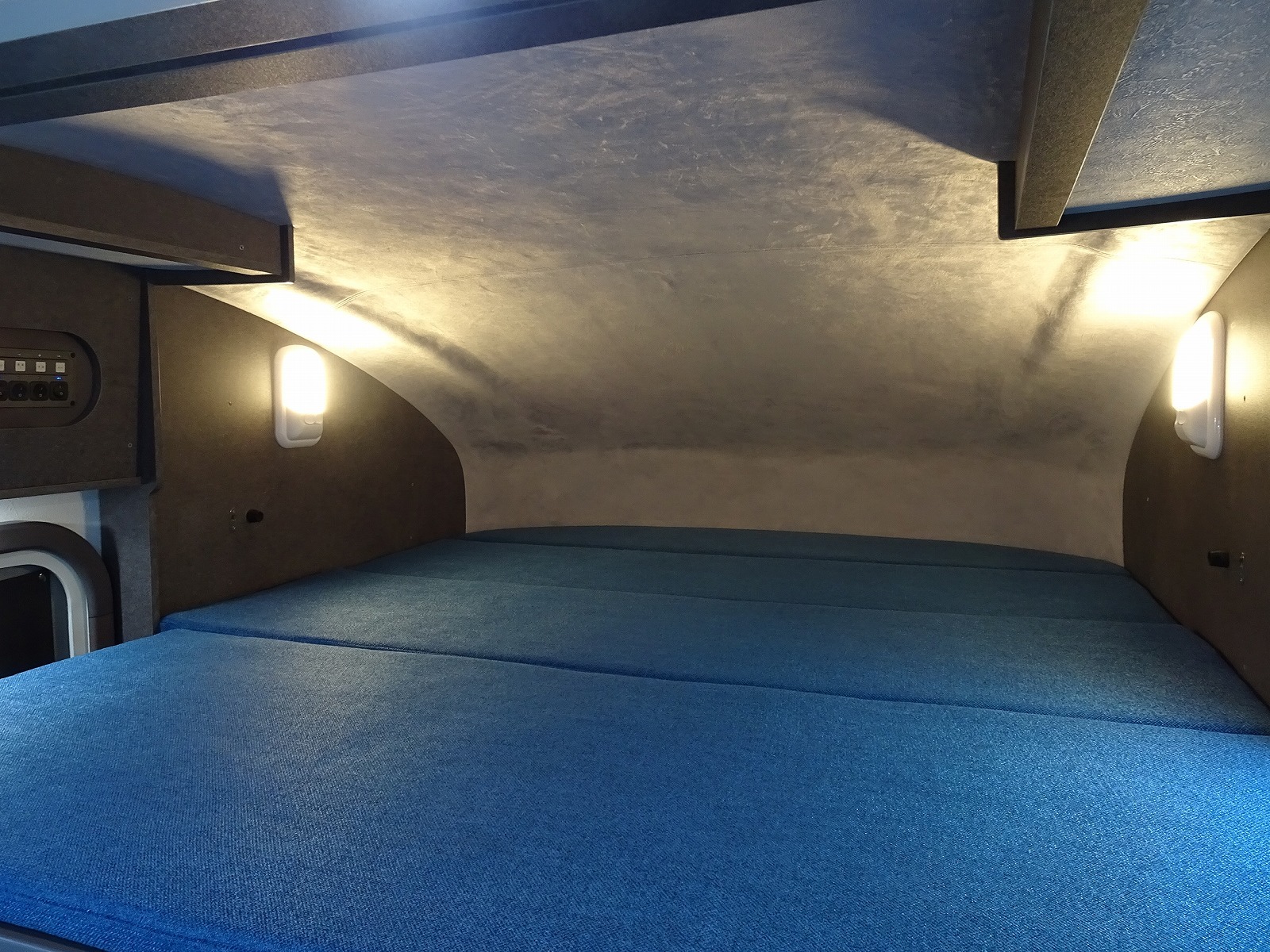 キャンピングカー キャブコン ﾎﾞﾝｺﾞ AtoZ ｱﾚﾝ･ﾊｲ 4WD 12Vｸｰﾗｰ