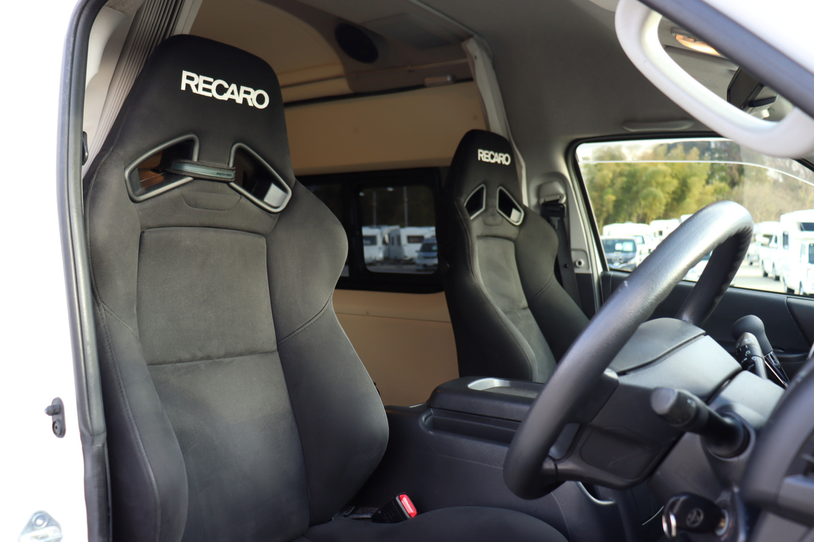 キャンピングカー バンコン ﾊｲｴｰｽ ﾄｲﾌｧｸﾄﾘｰ ﾄｲｽﾞﾎﾞｯｸｽ 4WD