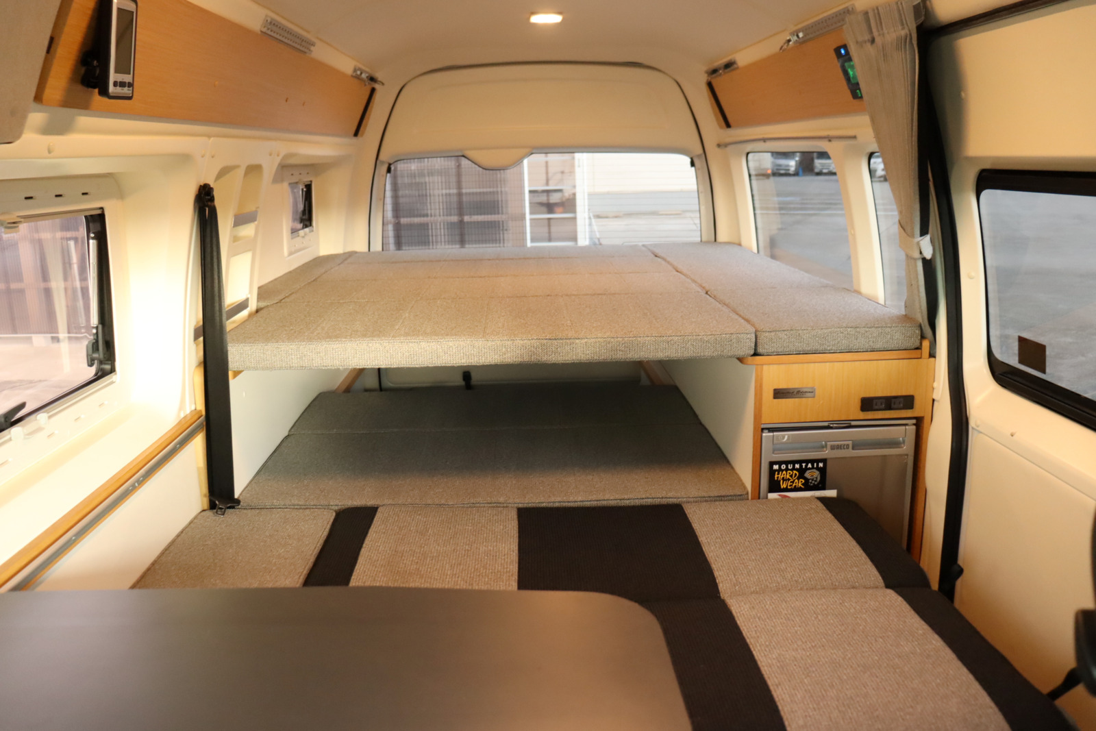 キャンピングカー バンコン ﾊｲｴｰｽ ﾄｲﾌｧｸﾄﾘｰ ﾄｲｽﾞﾎﾞｯｸｽ 4WD