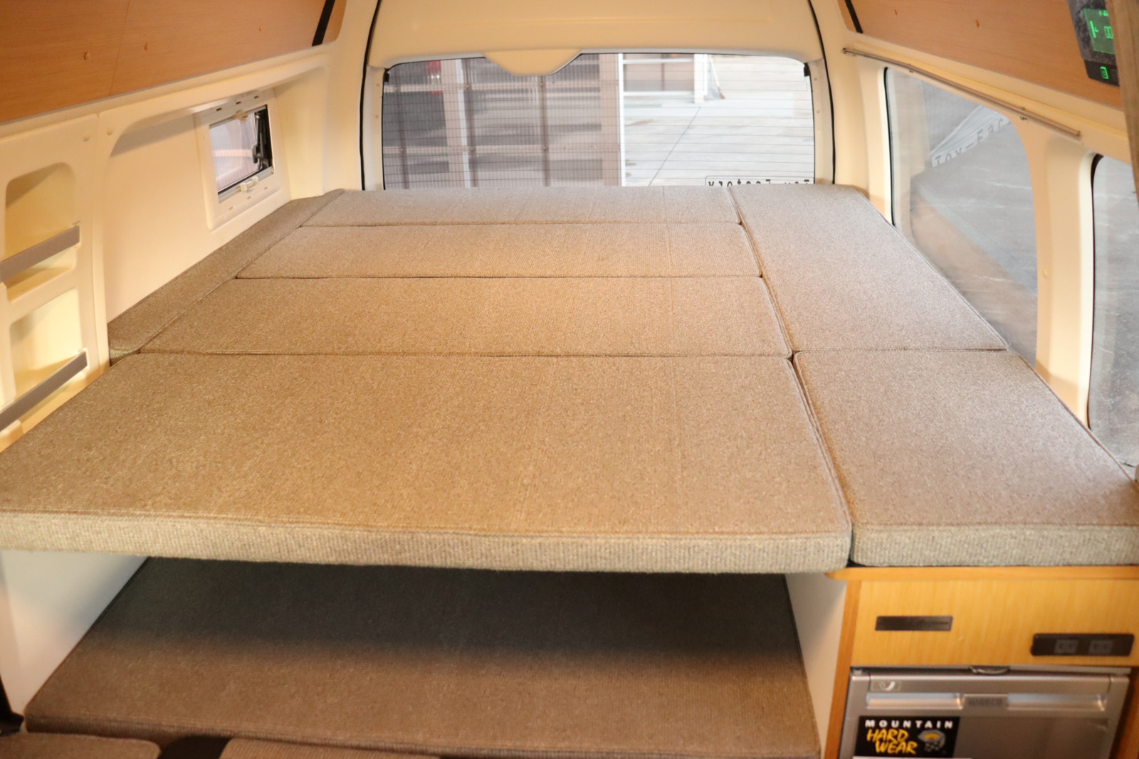 キャンピングカー バンコン ﾊｲｴｰｽ ﾄｲﾌｧｸﾄﾘｰ ﾄｲｽﾞﾎﾞｯｸｽ 4WD