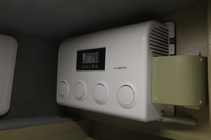 キャンピングカー バンコン NV200ﾊﾞﾈｯﾄ ﾀｺｽNVｼﾞｬｯｸ FF暖房 4WD