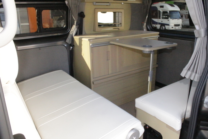 キャンピングカー バンコン NV200ﾊﾞﾈｯﾄ ﾀｺｽNVｼﾞｬｯｸ FF暖房 4WD