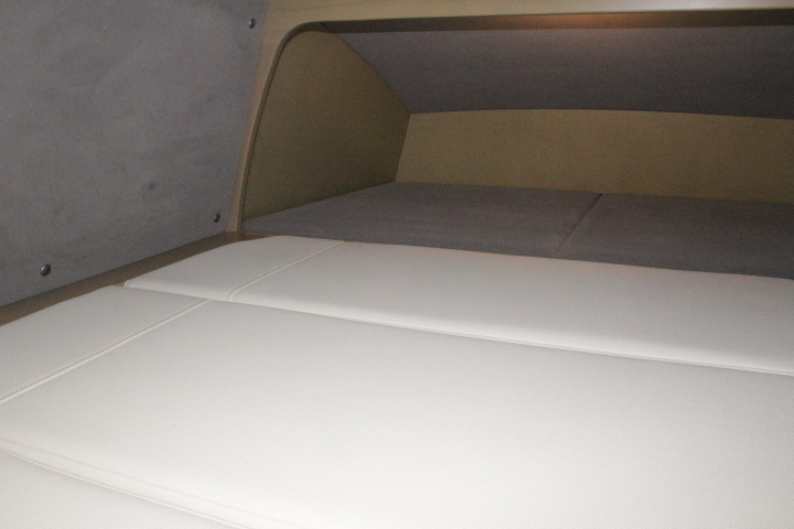 キャンピングカー バンコン NV200ﾊﾞﾈｯﾄ ﾀｺｽNVｼﾞｬｯｸ FF暖房 4WD