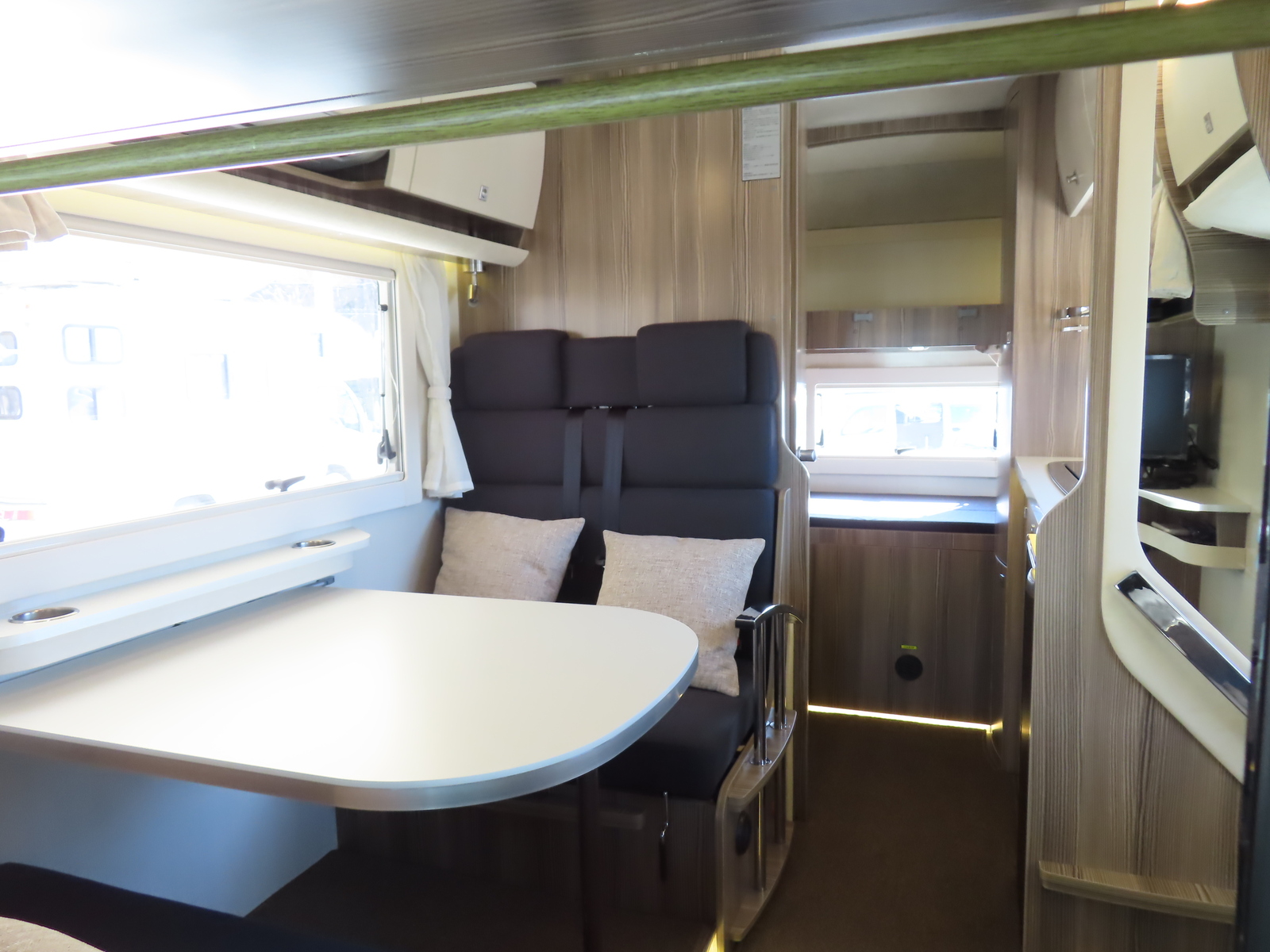 キャンピングカー キャブコン ｶﾑﾛｰﾄﾞ ﾊﾞﾝﾃｯｸ ｼﾞﾙ520