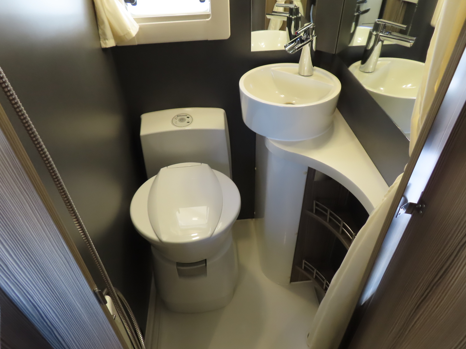 キャンピングカー キャブコン ｶﾑﾛｰﾄﾞ ﾊﾞﾝﾃｯｸ ｼﾞﾙ520