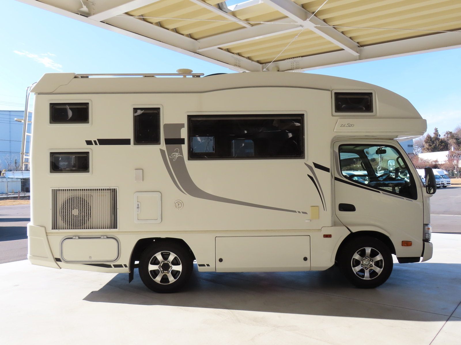 キャンピングカー キャブコン ｶﾑﾛｰﾄﾞ ﾊﾞﾝﾃｯｸ ｼﾞﾙ520