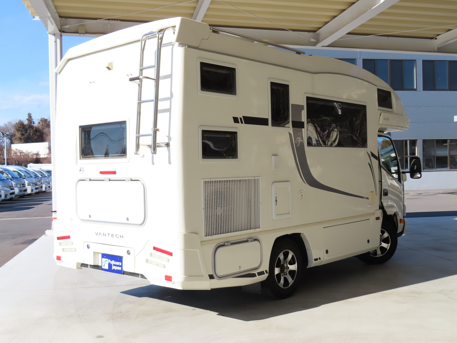 キャンピングカー キャブコン ｶﾑﾛｰﾄﾞ ﾊﾞﾝﾃｯｸ ｼﾞﾙ520