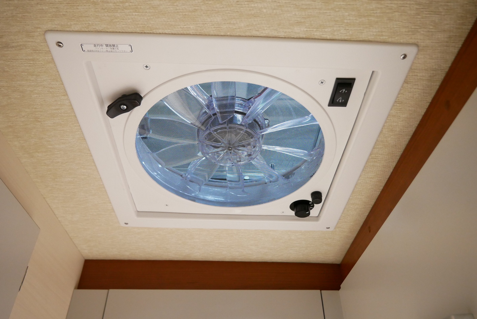 キャンピングカー キャブコン ﾎﾞﾝｺﾞ ﾛｰﾀｽRV ﾏﾝﾎﾞｳｲﾌﾞ 家庭用ｴｱｺﾝ