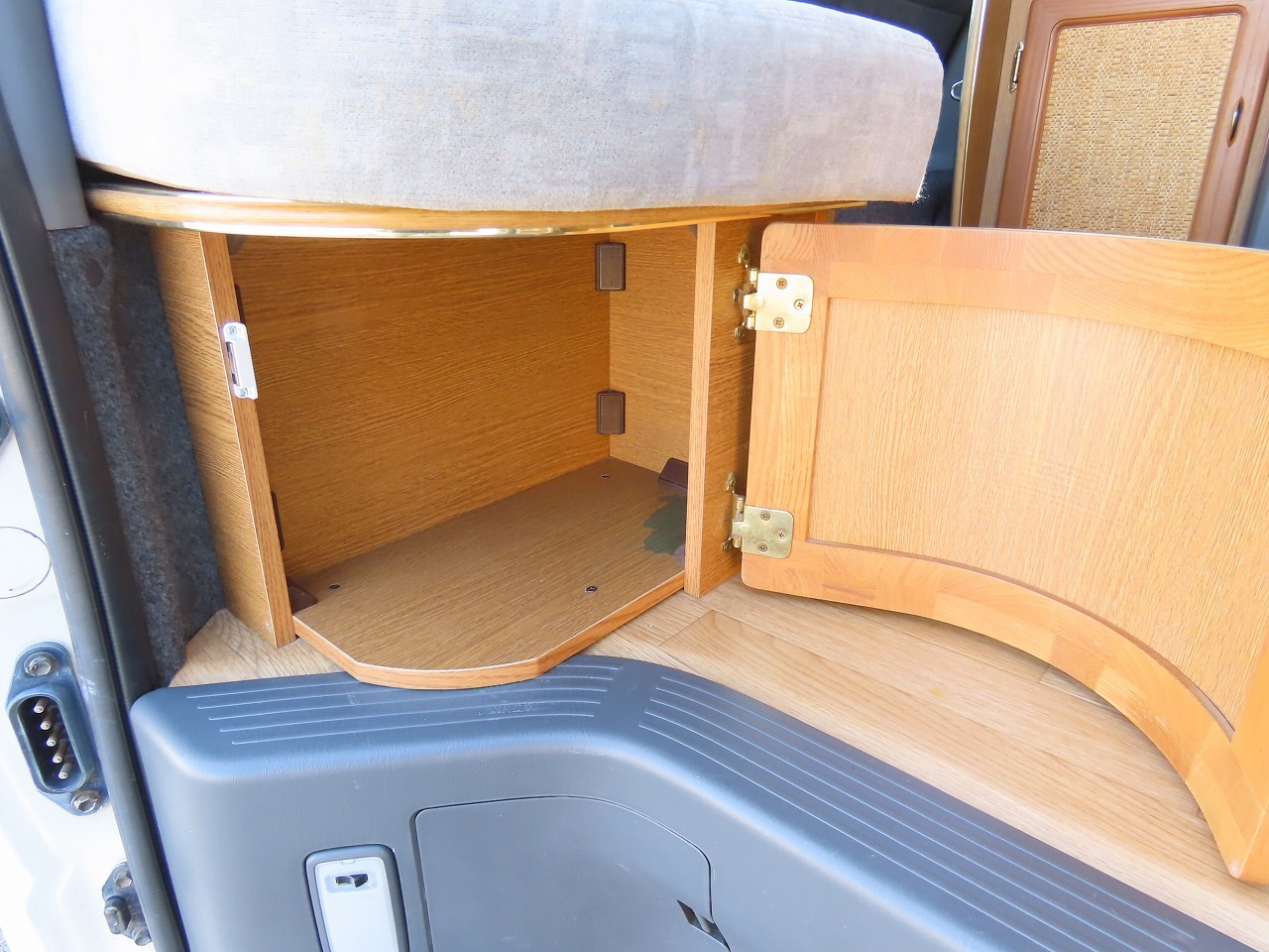 キャンピングカー バンコン ﾊｲｴｰｽ　ﾚｸﾋﾞｨ ﾊｲｴｰｽﾌﾟﾗｽ