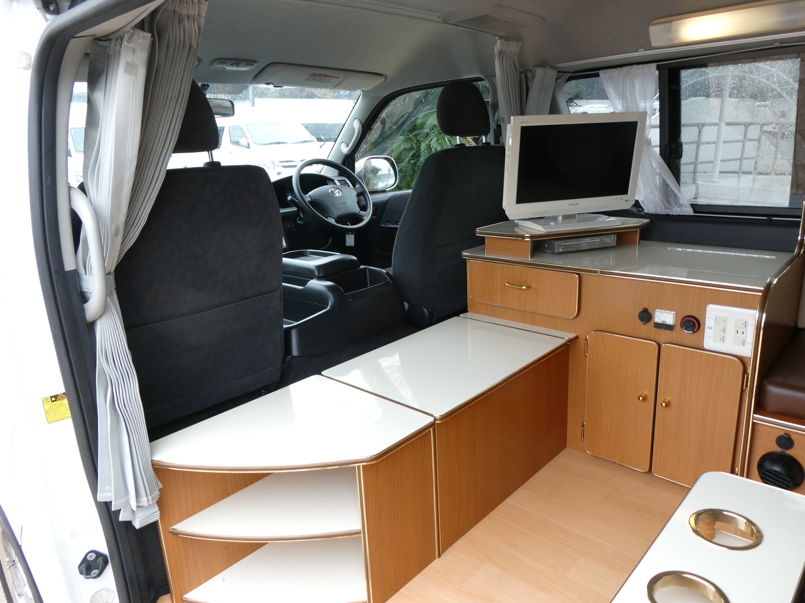 キャンピングカー バンコン かｰいんてりあ高橋　ﾘﾗｯｸｽﾜｺﾞﾝ　ﾀｲﾌﾟ1