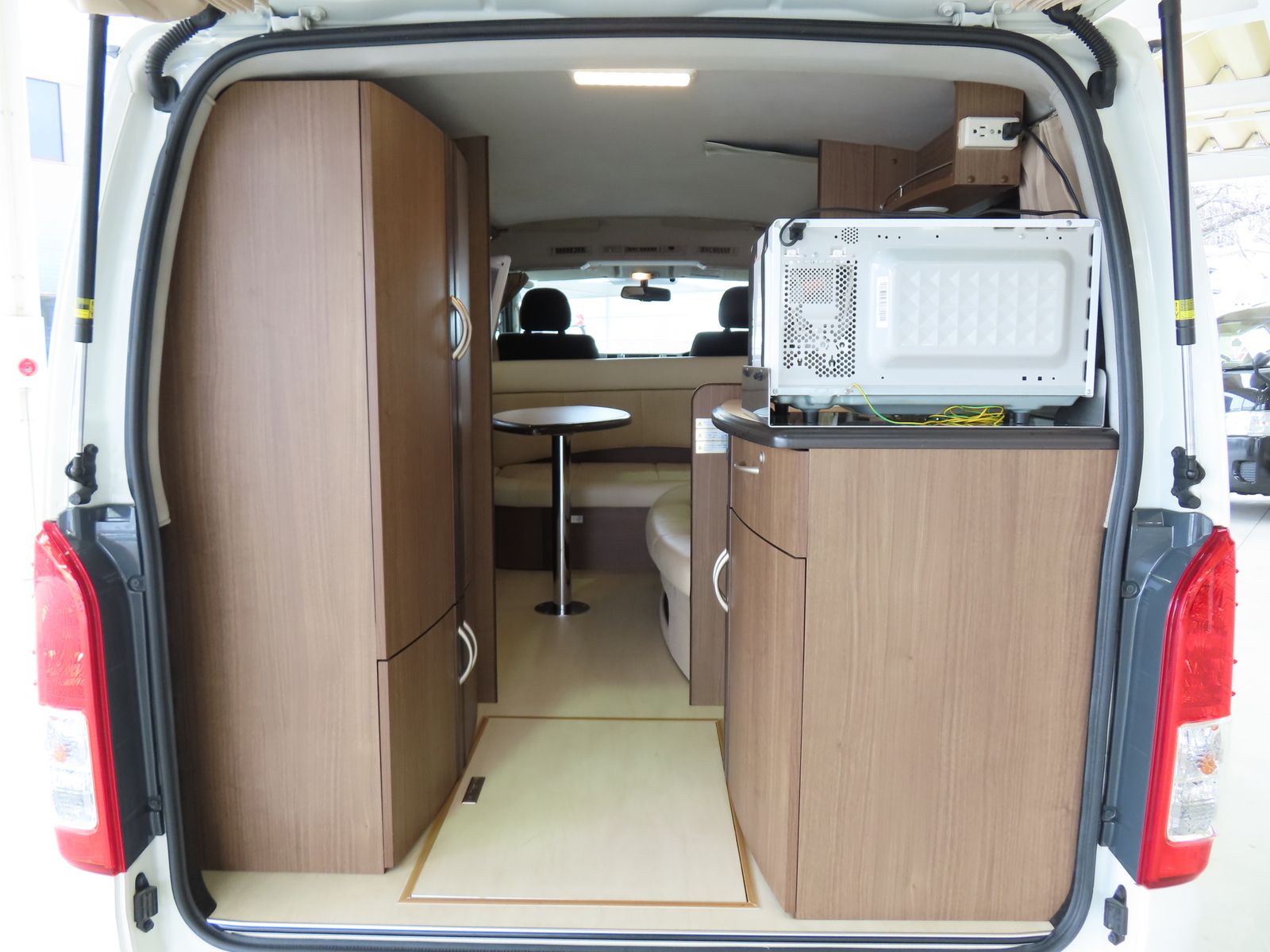 キャンピングカー バンコン ﾊｲｴｰｽ ﾚｸﾋﾞｨ ﾎﾞｰﾉ 4WD