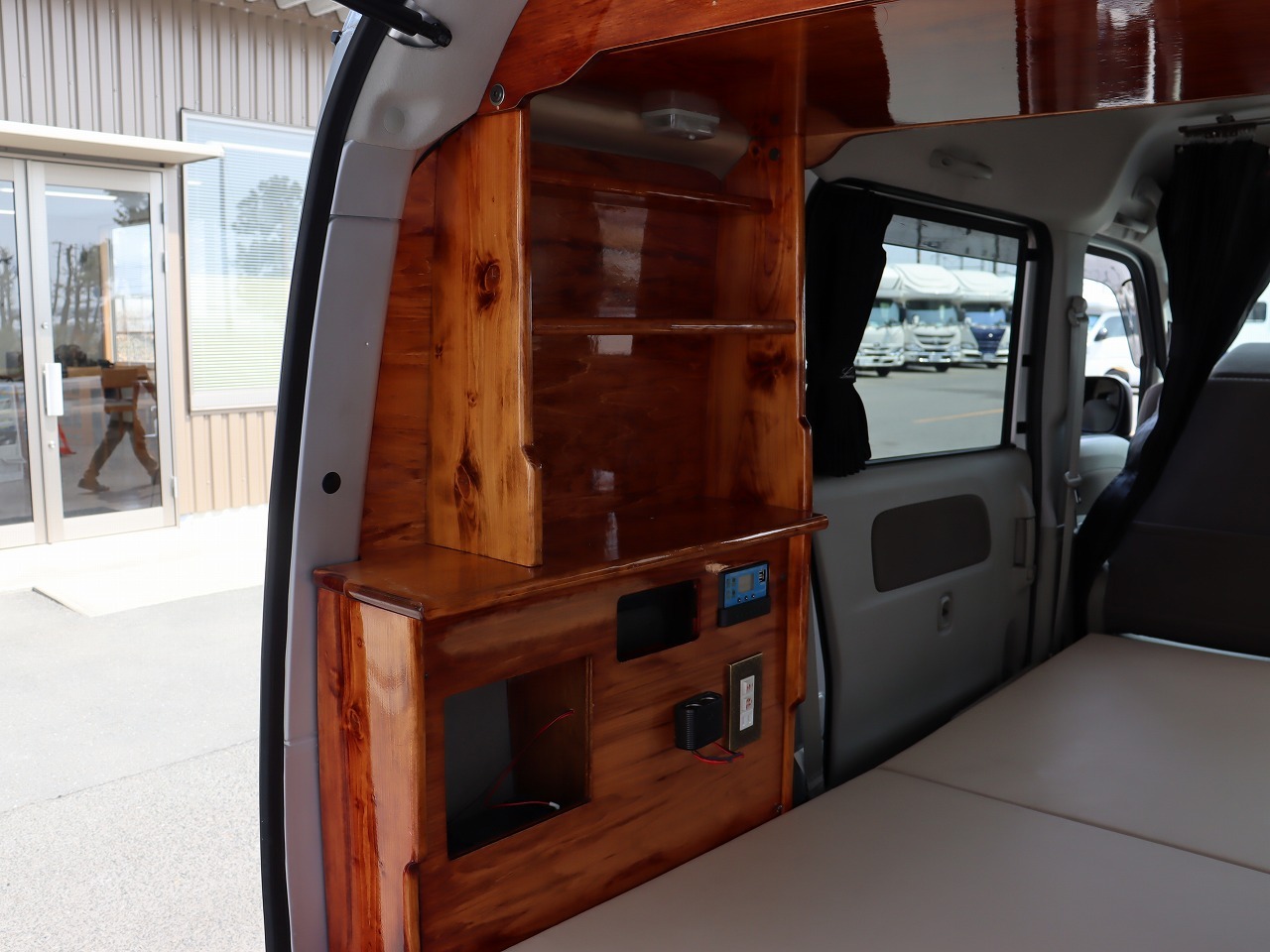 キャンピングカー 軽キャンパー NV100ｸﾘｯﾊﾟｰ ｵﾘｼﾞﾅﾙｷｬﾝﾊﾟｰ