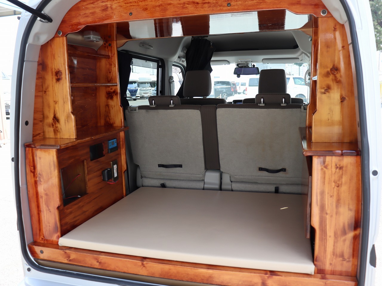 キャンピングカー 軽キャンパー NV100ｸﾘｯﾊﾟｰ ｵﾘｼﾞﾅﾙｷｬﾝﾊﾟｰ