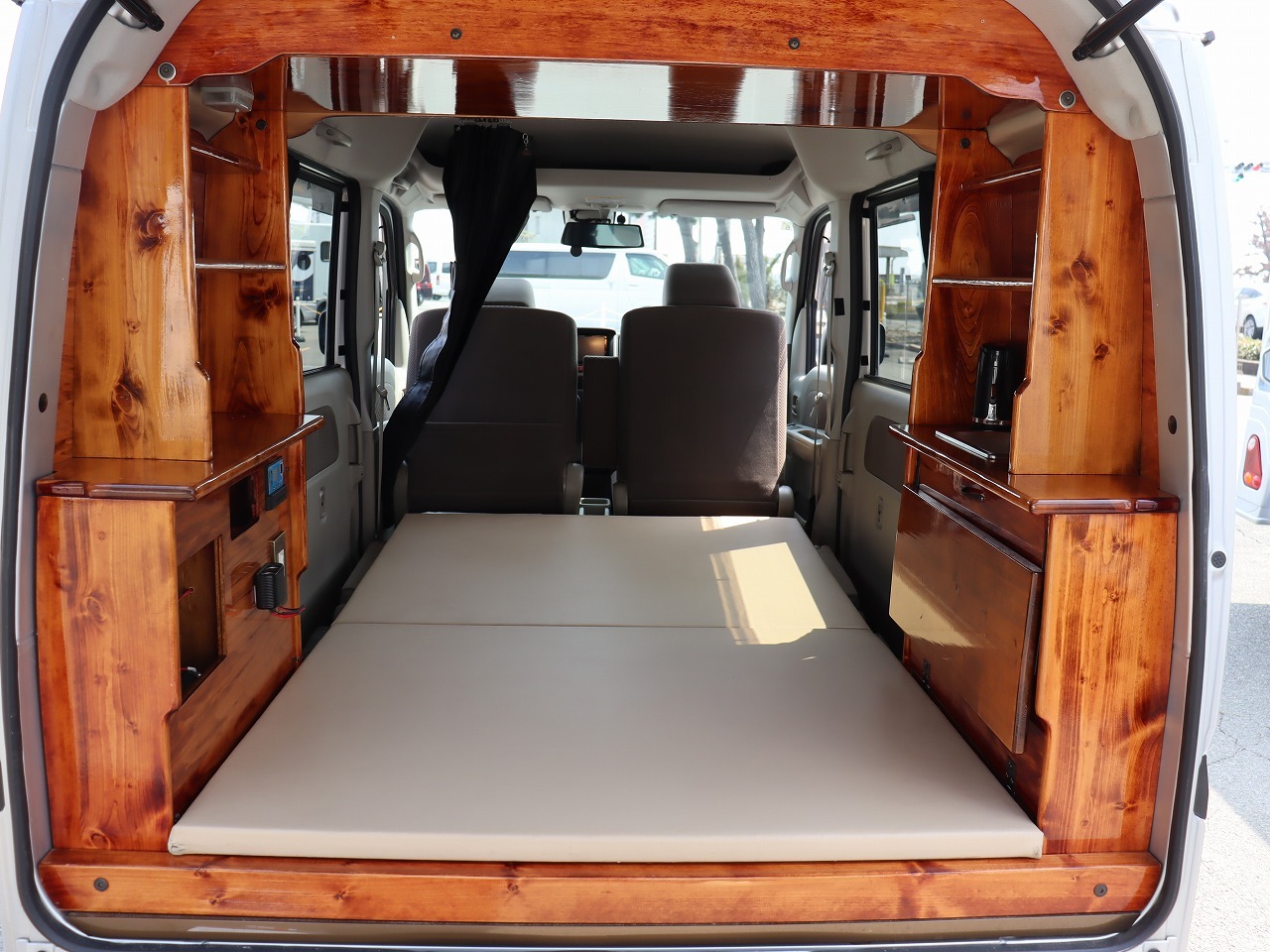 キャンピングカー 軽キャンパー NV100ｸﾘｯﾊﾟｰ ｵﾘｼﾞﾅﾙｷｬﾝﾊﾟｰ