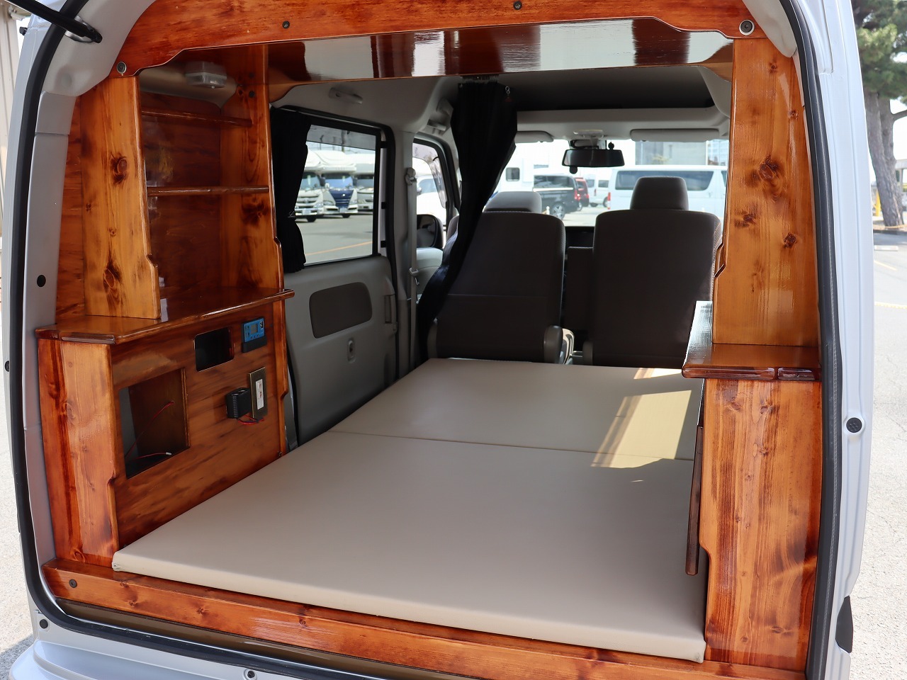 キャンピングカー 軽キャンパー NV100ｸﾘｯﾊﾟｰ ｵﾘｼﾞﾅﾙｷｬﾝﾊﾟｰ