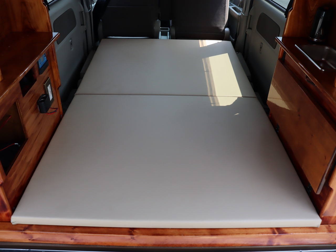 キャンピングカー 軽キャンパー NV100ｸﾘｯﾊﾟｰ ｵﾘｼﾞﾅﾙｷｬﾝﾊﾟｰ