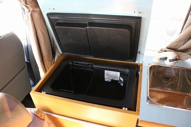 キャンピングカー バンコン ﾚｼﾞｱｽｴｰｽ ﾅｯﾂRV ﾗﾃﾞｨｯｼｭ　FFﾋｰﾀｰ