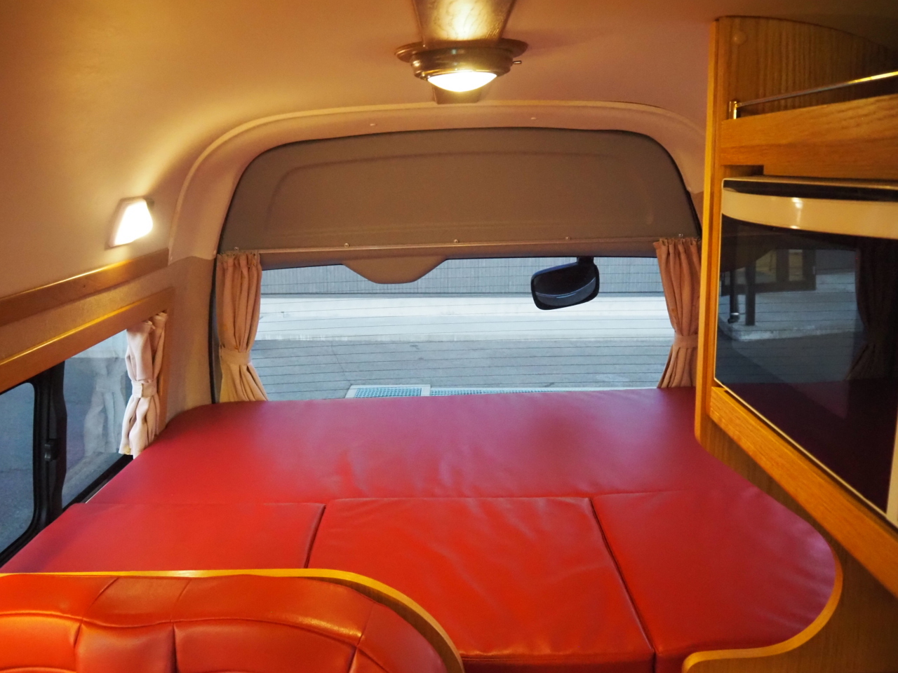 キャンピングカー バンコン ﾊｲｴｰｽ ｶﾄｰﾓｰﾀｰ ZOOｲﾙﾃﾞﾙﾌｨｰﾉ 4WD