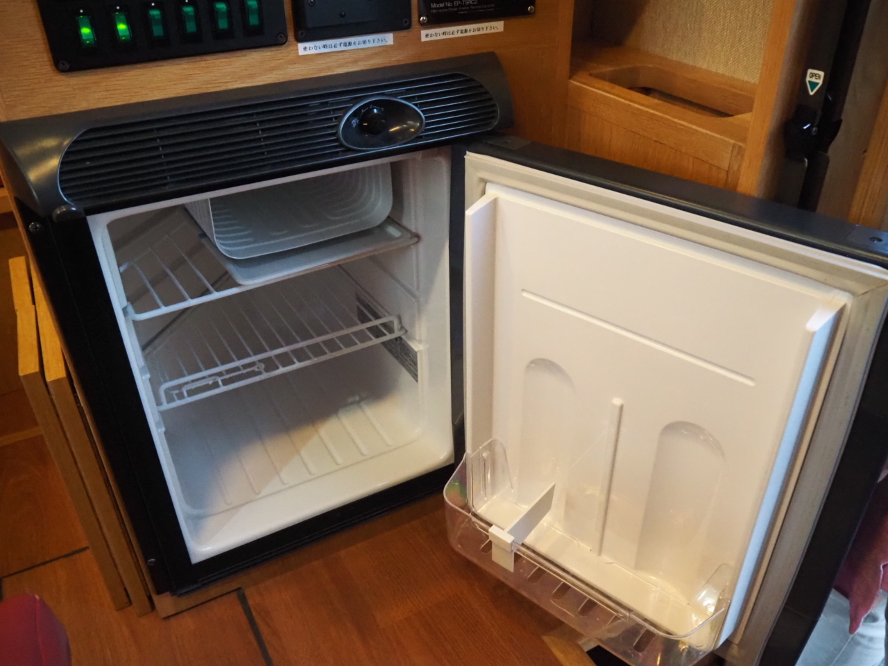 キャンピングカー バンコン ﾊｲｴｰｽ ｶﾄｰﾓｰﾀｰ ZOOｲﾙﾃﾞﾙﾌｨｰﾉ 4WD