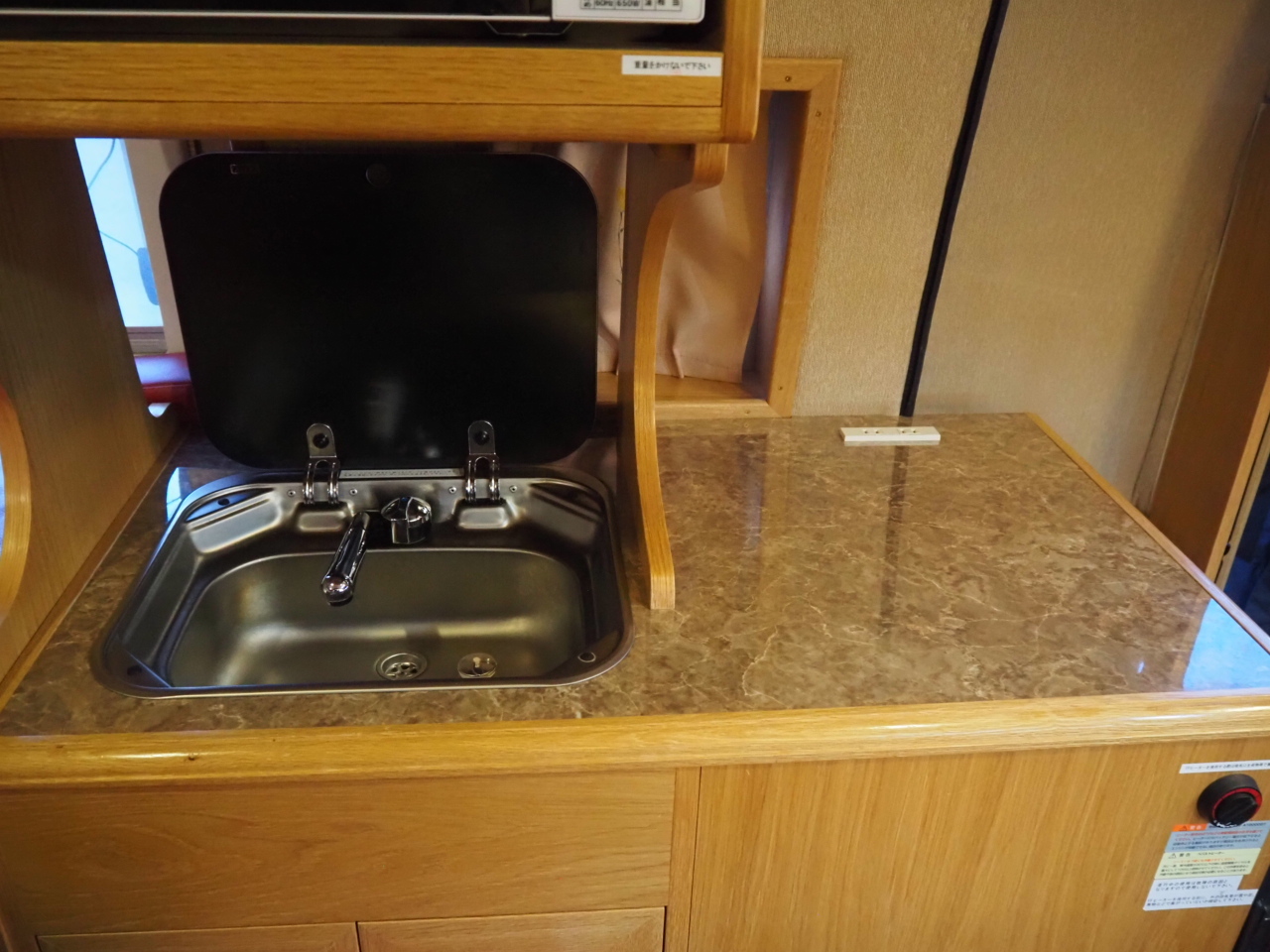 キャンピングカー バンコン ﾊｲｴｰｽ ｶﾄｰﾓｰﾀｰ ZOOｲﾙﾃﾞﾙﾌｨｰﾉ 4WD