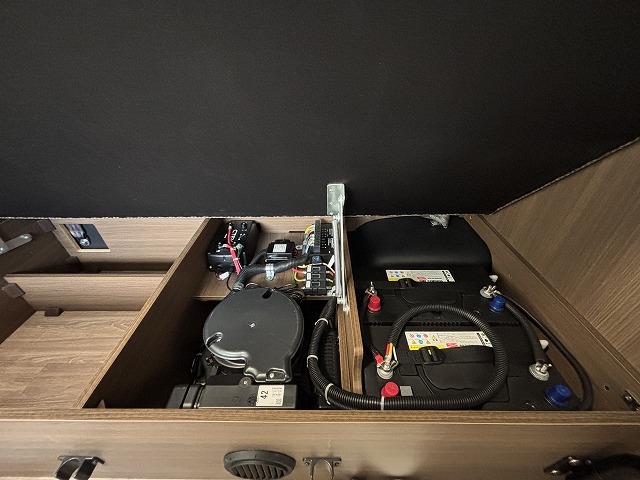 キャンピングカー バンコン ﾊｲｴｰｽ ﾚｸﾋﾞｨ ｳﾞｫｰﾉ 4WD