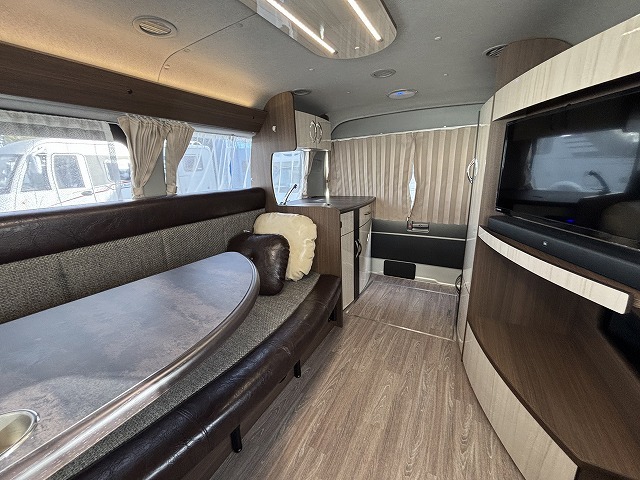 キャンピングカー バンコン ﾊｲｴｰｽ ﾚｸﾋﾞｨ ｳﾞｫｰﾉ 4WD