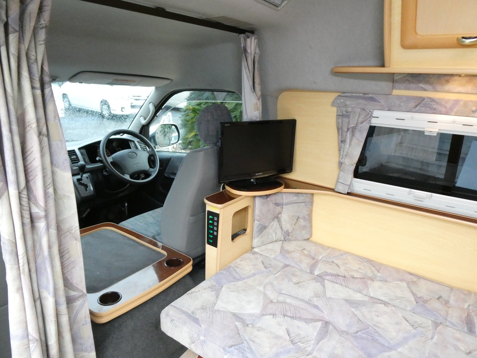 キャンピングカー バンコン RVﾋﾞｯｸﾌｯﾄ　ﾘﾄﾙﾉｵｸﾀｰﾋﾞｱ　4WD　FFﾋｰﾀｰ