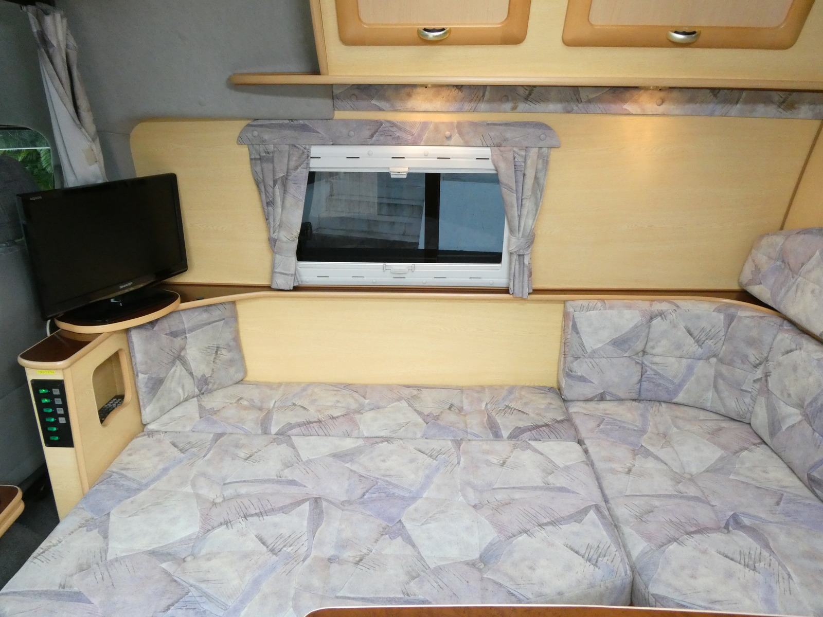 キャンピングカー バンコン RVﾋﾞｯｸﾌｯﾄ　ﾘﾄﾙﾉｵｸﾀｰﾋﾞｱ　4WD　FFﾋｰﾀｰ