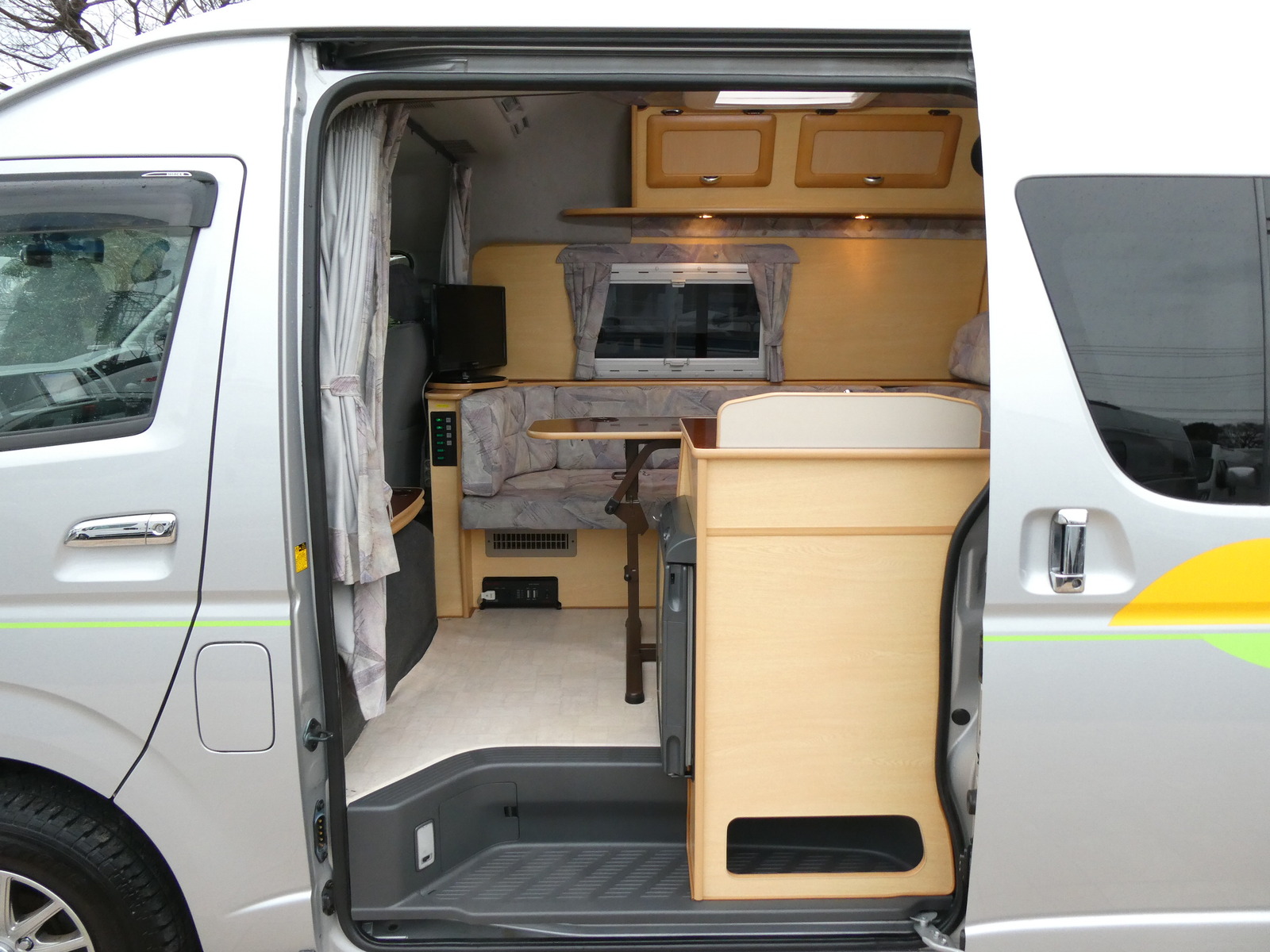 キャンピングカー バンコン RVﾋﾞｯｸﾌｯﾄ　ﾘﾄﾙﾉｵｸﾀｰﾋﾞｱ　4WD　FFﾋｰﾀｰ