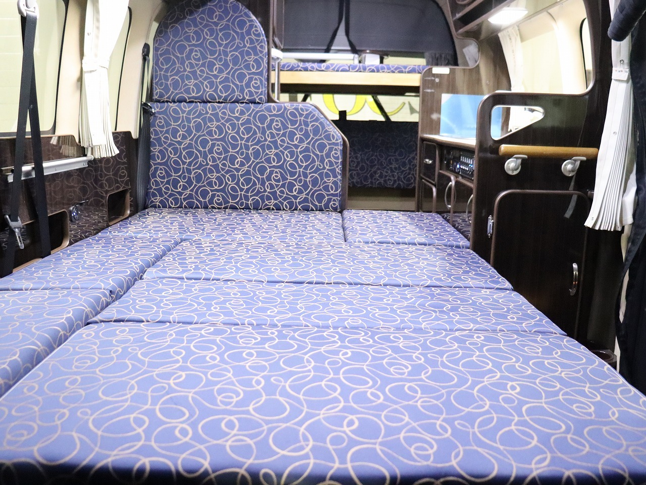 キャンピングカー バンコン ﾊｲｴｰｽ ｱﾙﾍﾟｼﾞｵ ﾘﾗｯｸｽ 4WD　FF