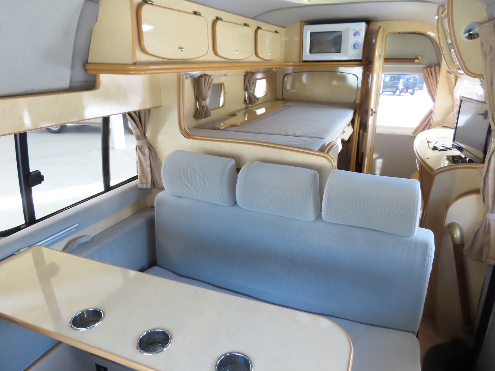 キャンピングカー バンコン ﾊｲｴｰｽ FOCS Di