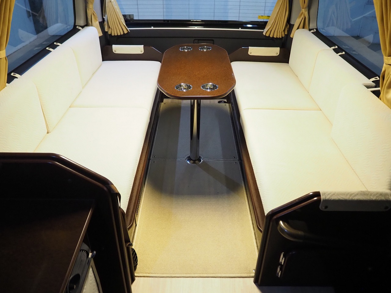 キャンピングカー バンコン ﾊｲｴｰｽ FOCS DS 4WD　FFﾋｰﾀｰ