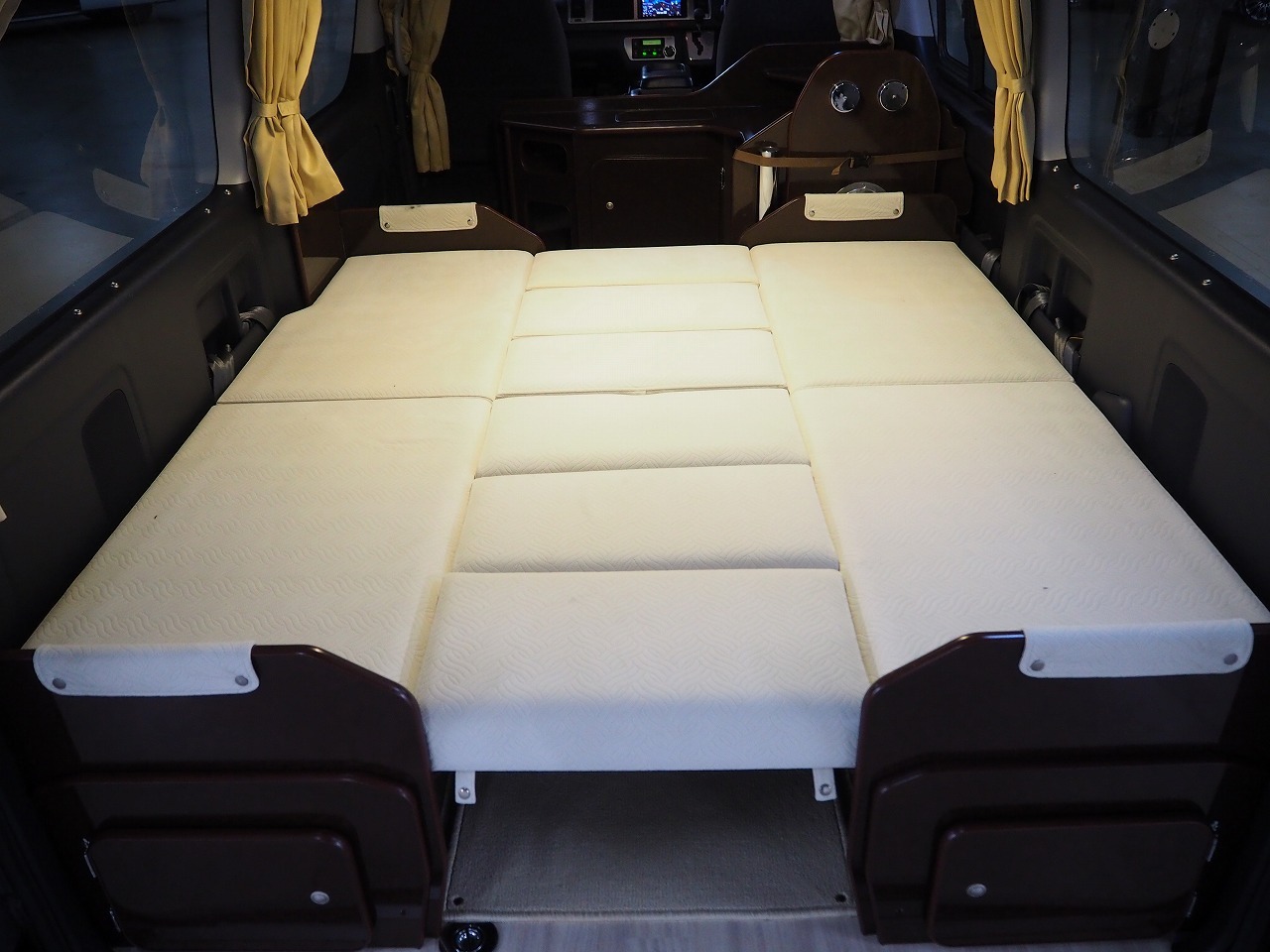 キャンピングカー バンコン ﾊｲｴｰｽ FOCS DS 4WD　FFﾋｰﾀｰ