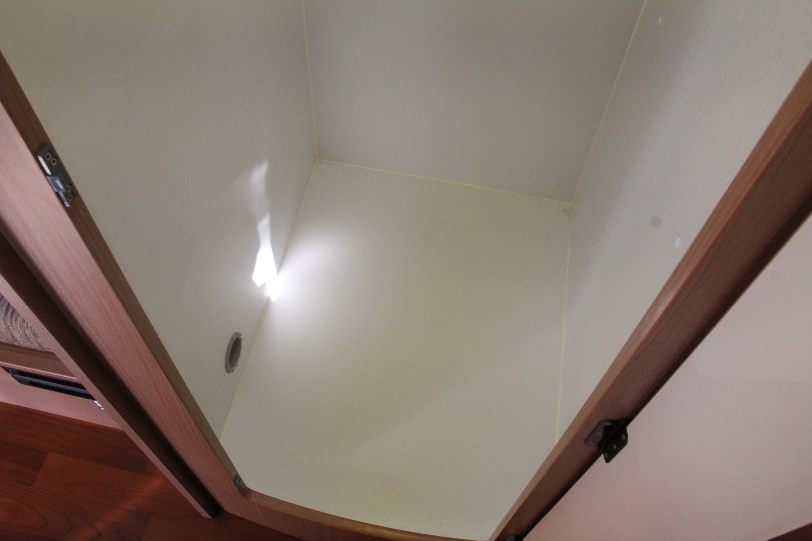 キャンピングカー キャブコン ｶﾑﾛｰﾄﾞﾅｯﾂRV ｸﾚｿﾝﾎﾞﾔｰｼﾞｭ　ｴﾎﾞﾗｲﾄ