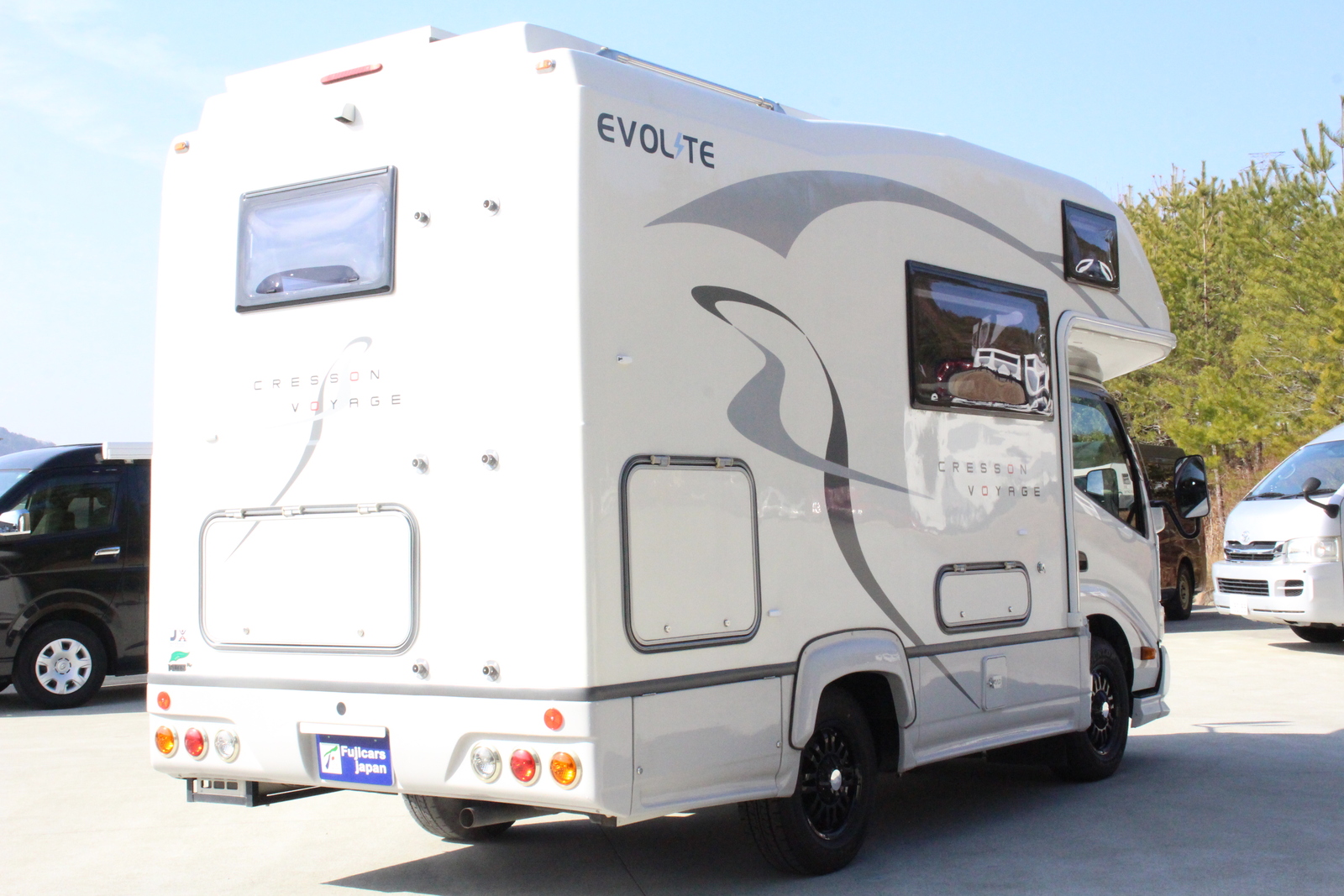 キャンピングカー キャブコン ｶﾑﾛｰﾄﾞﾅｯﾂRV ｸﾚｿﾝﾎﾞﾔｰｼﾞｭ　ｴﾎﾞﾗｲﾄ