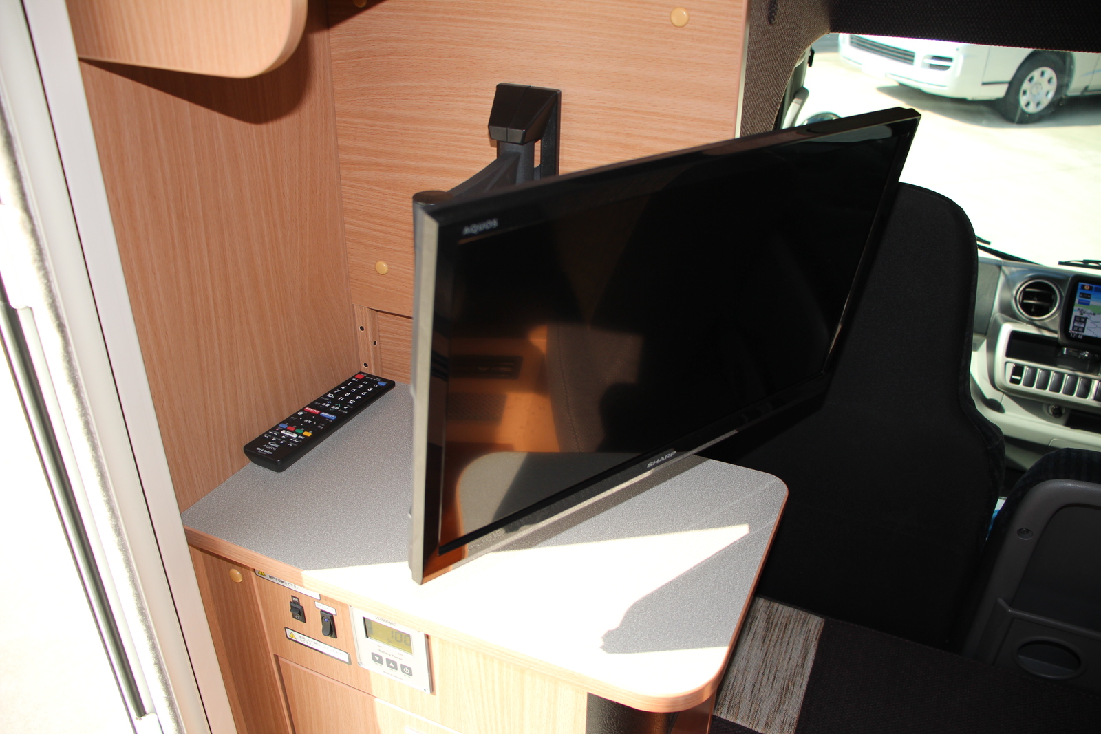 キャンピングカー キャブコン ｶﾑﾛｰﾄﾞﾅｯﾂRV ｸﾚｿﾝﾎﾞﾔｰｼﾞｭ　ｴﾎﾞﾗｲﾄ